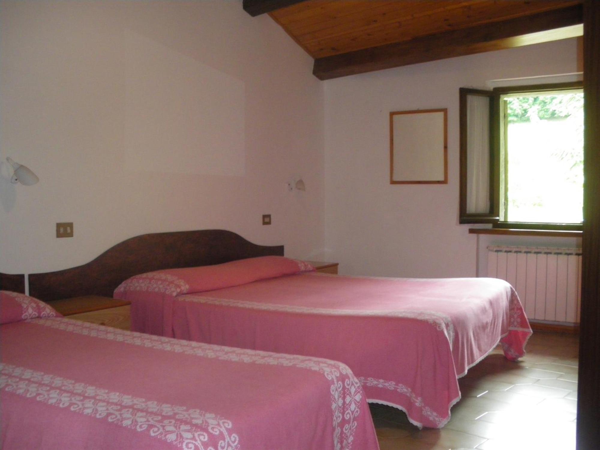 Agriturismo Orsaiola Urbania Exteriör bild
