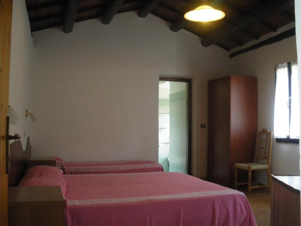 Agriturismo Orsaiola Urbania Rum bild
