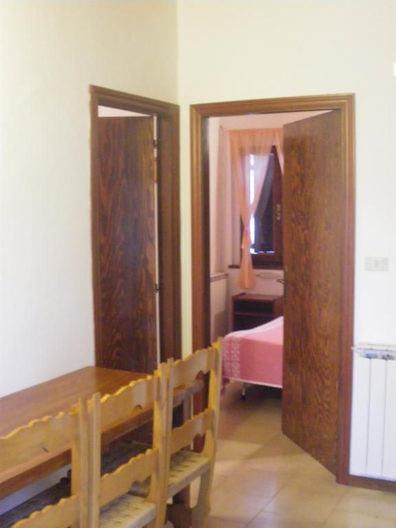 Agriturismo Orsaiola Urbania Exteriör bild