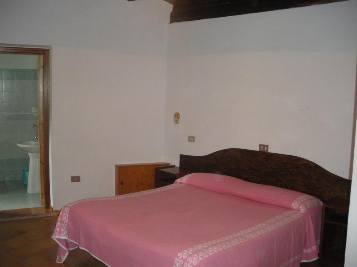 Agriturismo Orsaiola Urbania Exteriör bild